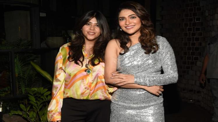 Ridhima Pandit Celebrates Birthday With Ekta Kapoor Raqesh Bapat With Ex Wife Riddhi