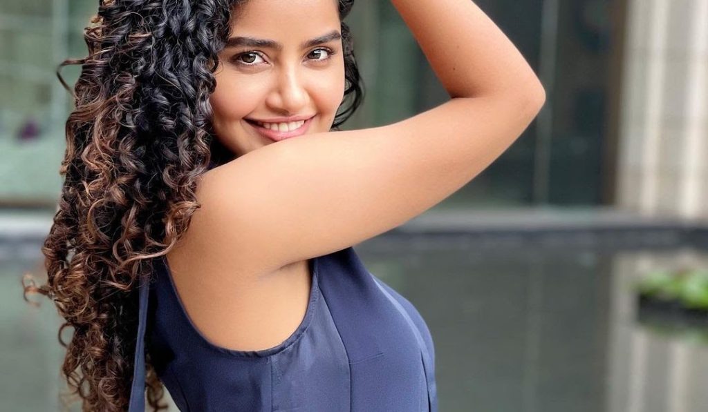 Anupama Parameswaran Pics Anupama Looked Very Beautiful In A Blue Saree