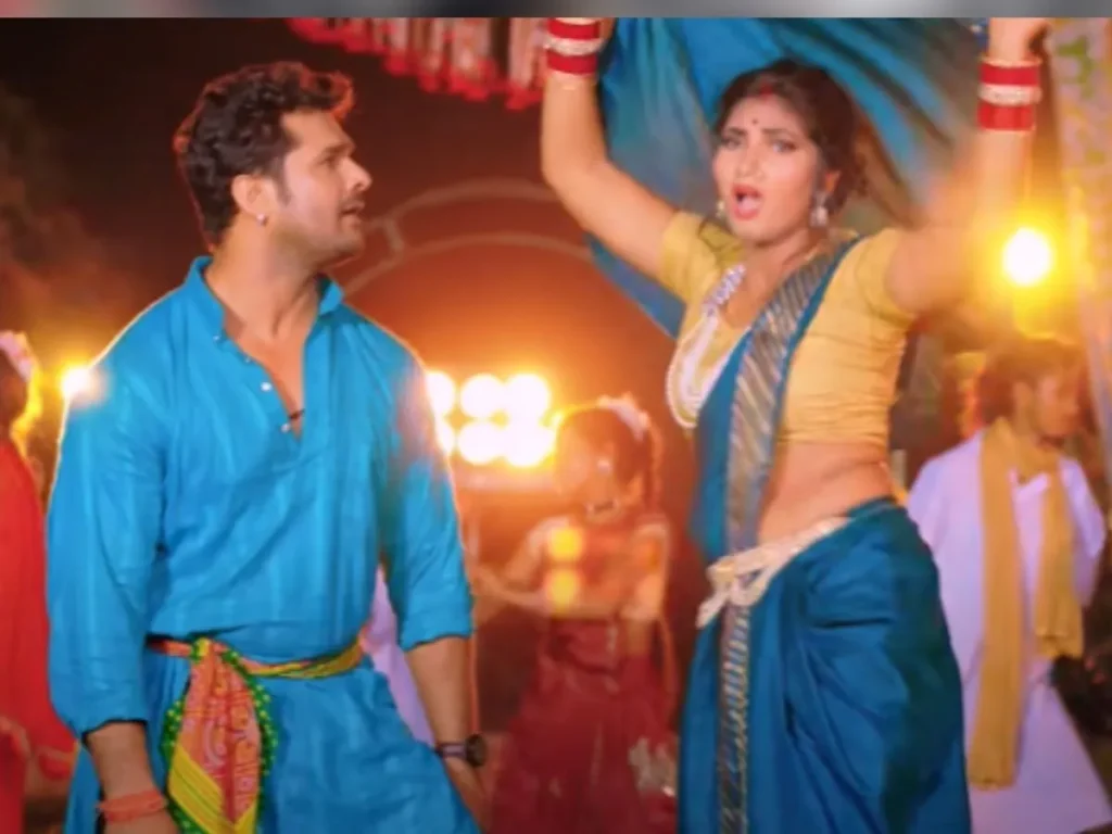 Trending Bhojpuri Song Khesaris Song Le Le Aai Coca Cola Is Trending At Number 4 Got 200 Million Views